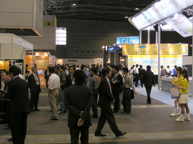 　6月15日から17日までの3日間、大阪南港のインテックス大阪（大阪国際見本市会場）において、社団法人日本経営協会と大阪商工会議所の主催による「ビジネスシヨウOSAKA2005」が開催されている。