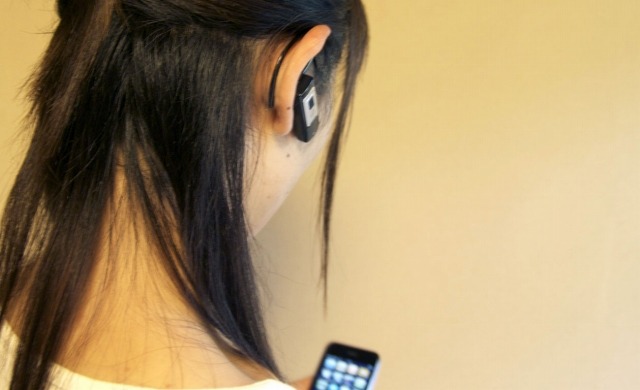 　「SBT03」は、通話だけでなく、楽曲再生も可能なiPhone 3G/iPhone 3GS用としても最適なA2DP対応Bluetoothヘッドセットである。