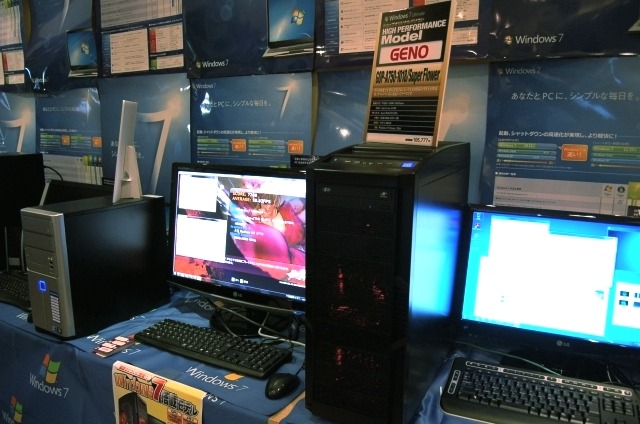 　カフェソラーレリナックスカフェ秋葉原では、「DSP版Windows 7発売記念　前夜祭」を開催され、ショップブランドマシンや自作応援キャラクター“窓辺ななみ”コンセプトモデルなどが展示されていた。