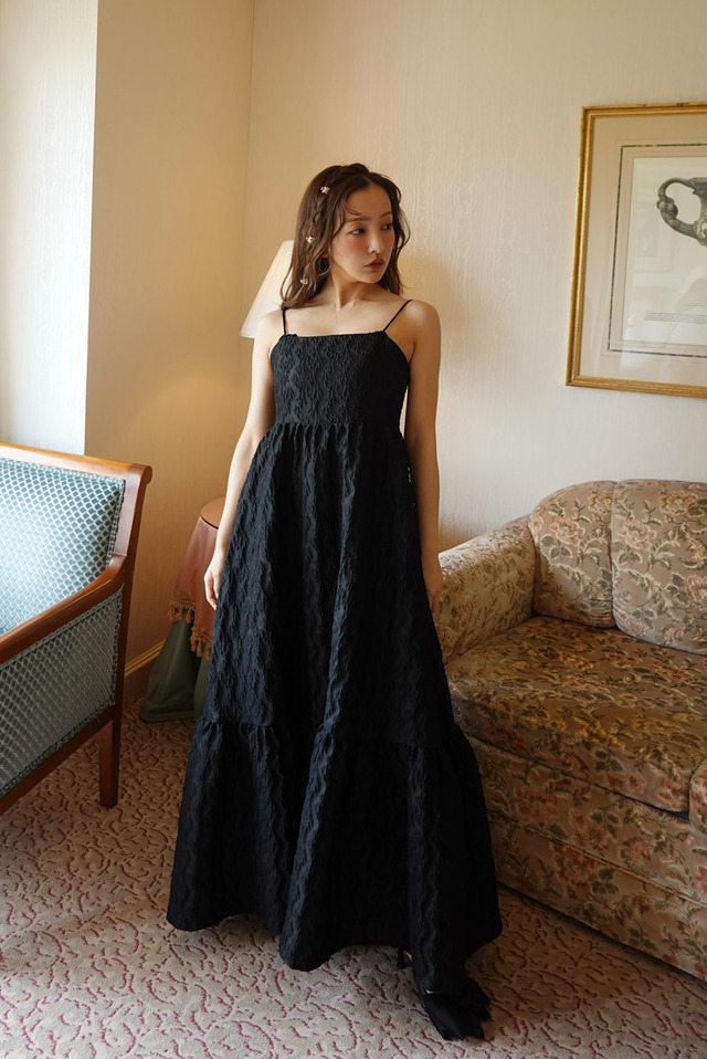 板野友美、「今、自身が1番着たいドレス」をデザイン！我が子とお揃いアイテムも