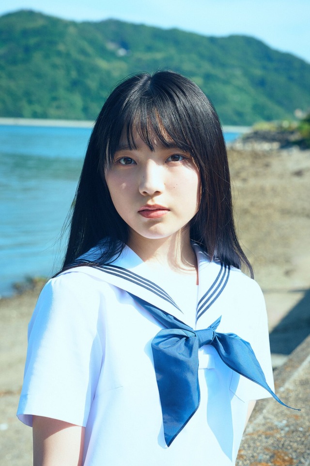 STU48・岡村梨央、1st写真集で15歳等身大の姿！「初恋を思い出すような、あたたかい気持ちになってもらえるといいな…！」