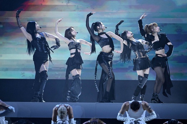 LE SSERAFIM「2024 MTV EMA」パフォーマンス　(C)MTV EMA