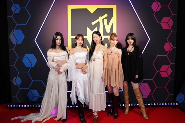 LE SSERAFIM「2024 MTV EMA」レッドカーペット　(P)&(C) SOURCE MUSIC