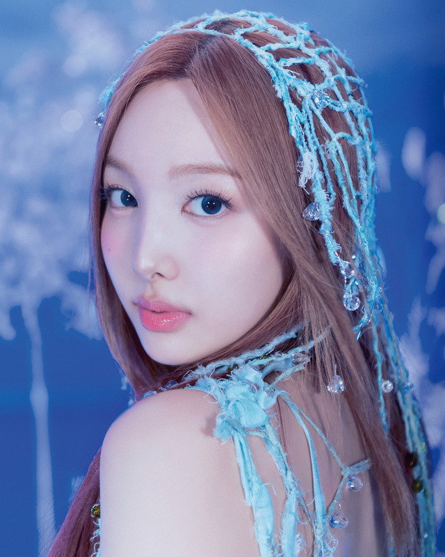 「NAMING.」の新WEB CMに出演したTWICEのNAYEON