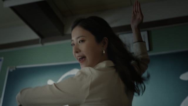 吉高由里子が出演する新TVCM J:COM MOBILE「瓦割」篇