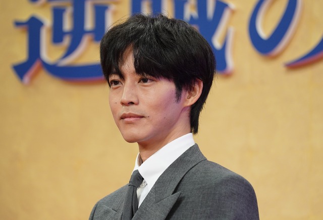 松坂桃李【写真：竹内みちまろ】