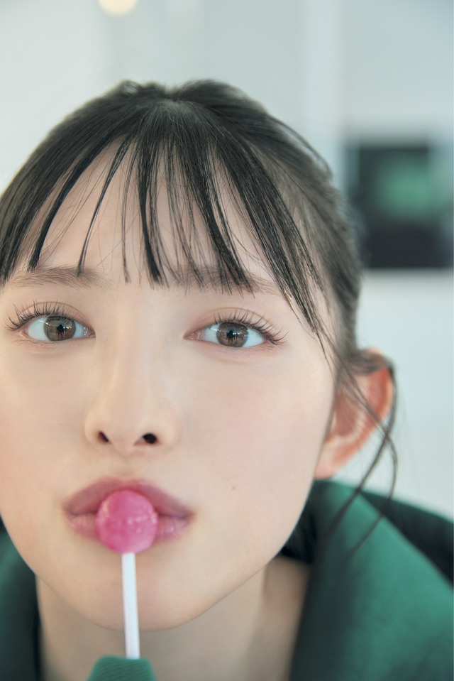 菅田愛貴1st写真集「すのあき」（C)SDP