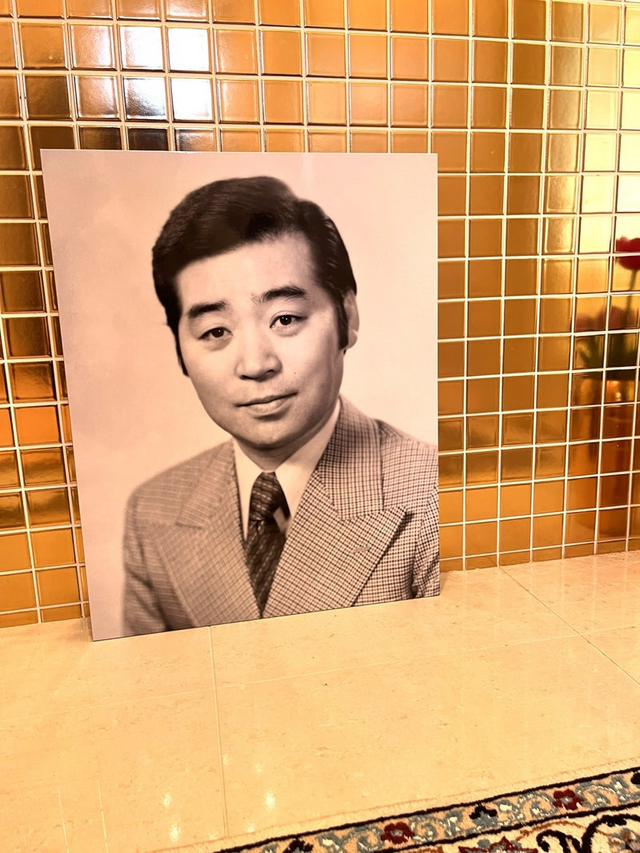 昭和を代表するコメディアン・東八郎さんのパネル写真（写真は東貴博の公式ブログから）