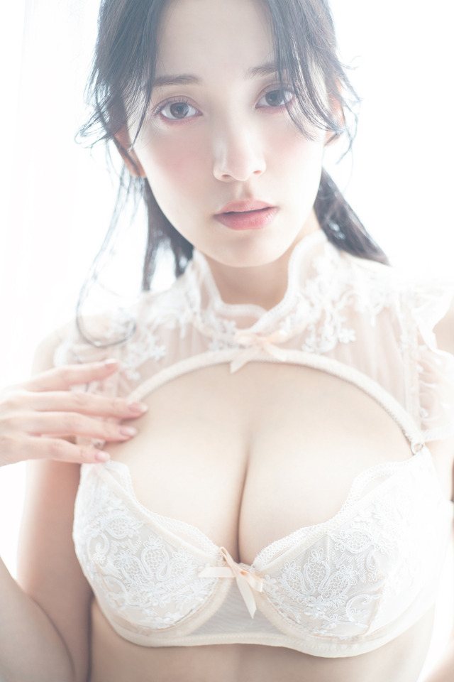 都丸紗也華（C）光文社／週刊FLASH 写真（C）佐藤佑一
