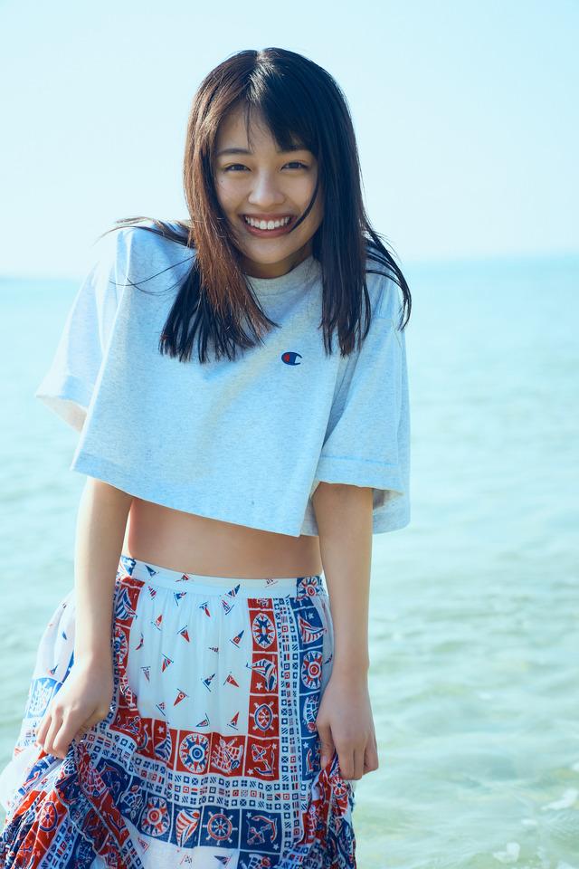 上坂樹里の1st写真集　撮影：神藤剛
