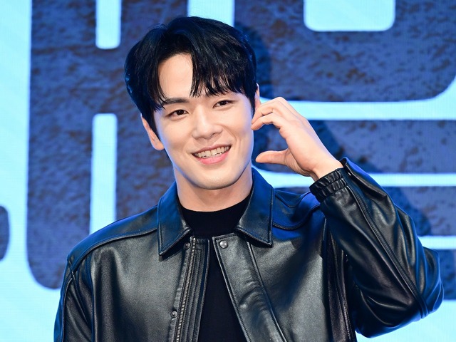 現在も議論は尽きないが…『愛の不時着』俳優キム・ジョンヒョン、新しい事務所と専属契約を発表