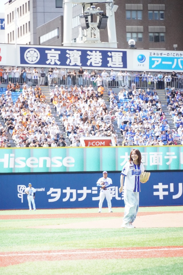 相川七瀬、始球式でノーバンピッチング！3度目の正直