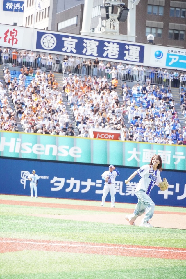 相川七瀬、始球式でノーバンピッチング！3度目の正直