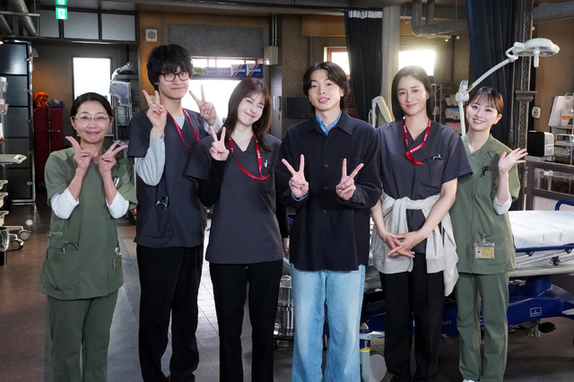 （左から）阿南敦子、佐野晶哉、松本若菜、imase、小雪、荒井玲良　（C）フジテレビ