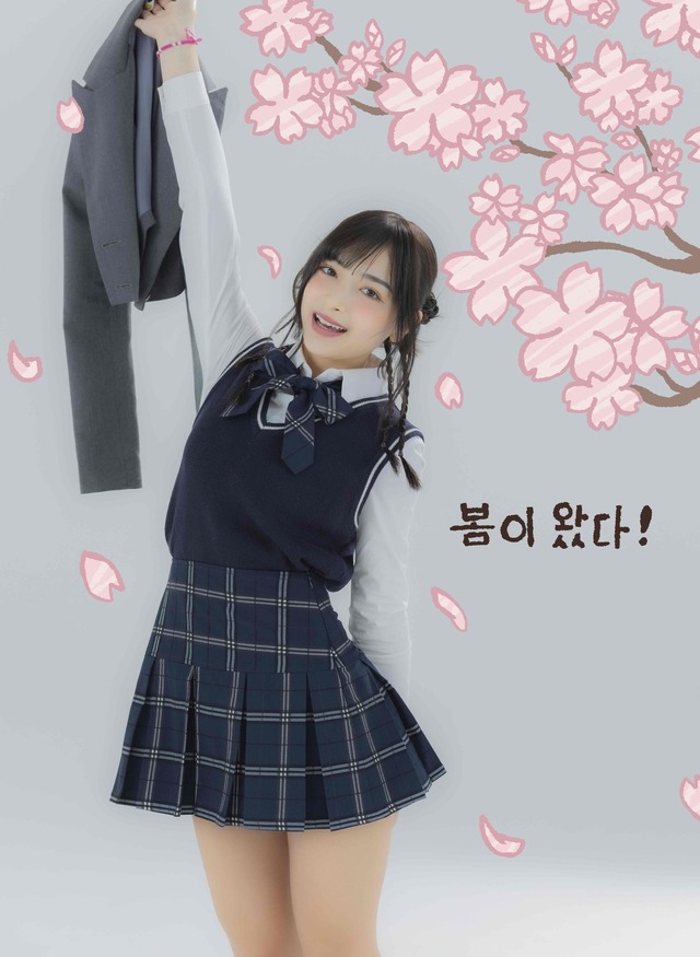 百瀬まりなの新作デジタル写真集『JP School Girl』　撮影：Akihiro Saga　（C）2025 As.