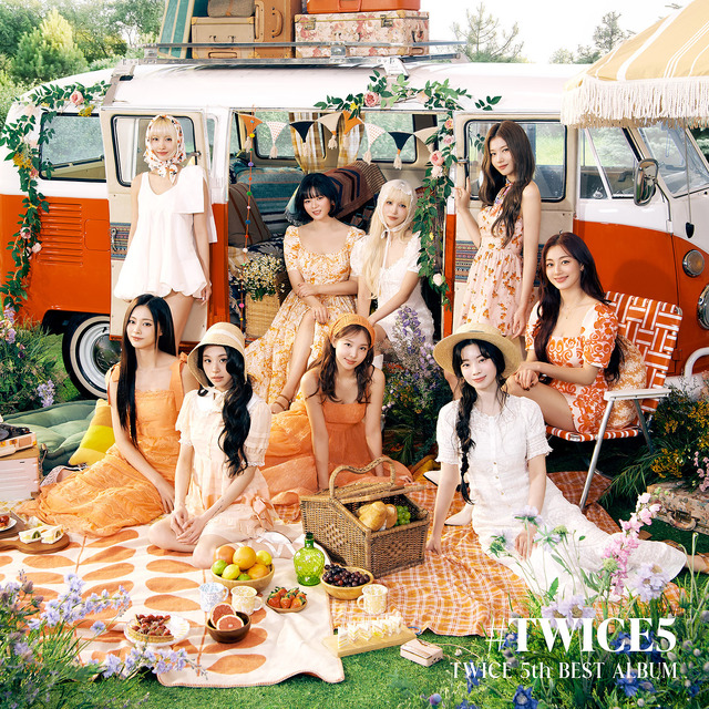 『#TWICE5』通常版ジャケット