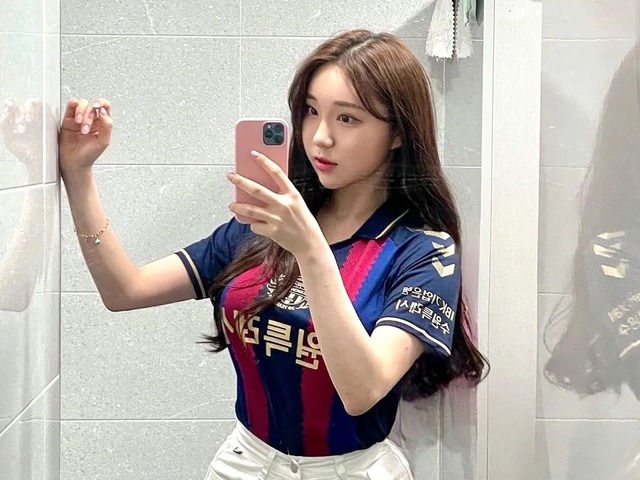 韓国チアガール、無防備すぎるキャミソールから圧巻のメリハリ…「バービー女神」とファン絶賛【PHOTO】
