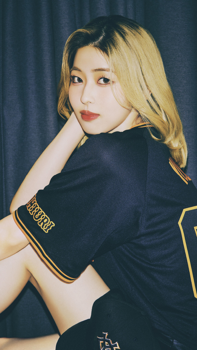 「BLACK DIAMOND SERIES2025」ソロ コラボビジュアル （C）YOMIURI GIANTS　（C）LAPONE GIRLS