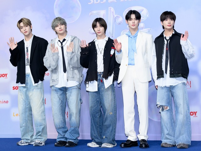 「爽やかさのお手本」と反響続々！TXT、新曲『Love Language』パフォーマンスビデオ公開