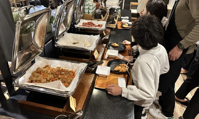 スーパーホテル「モーニング子ども食堂」当日の様子