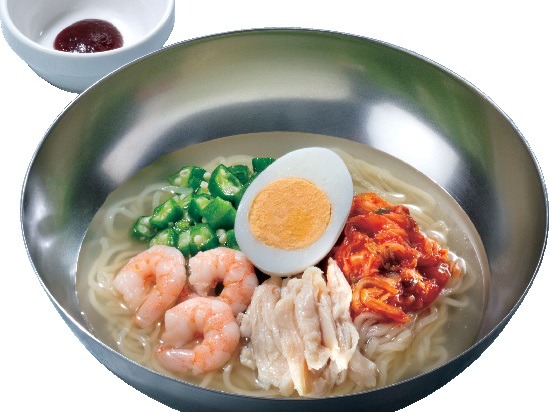 海老と蒸し鶏のコク旨冷麺（税込850円～950円）