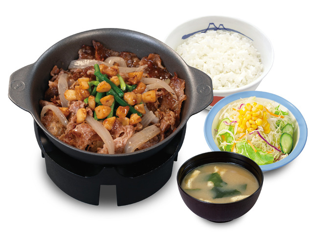 にんにく牛バラ焼定食　890円
