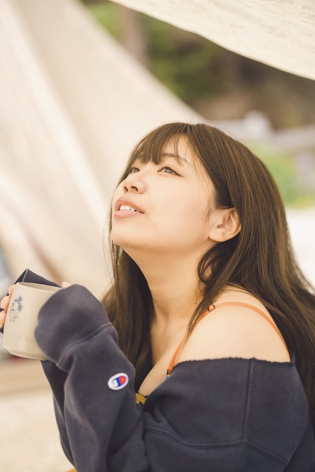 たにりか（谷梨花）153cm  1stデジタル写真集『週末ふたりキャンプ』　撮影：藤本和典