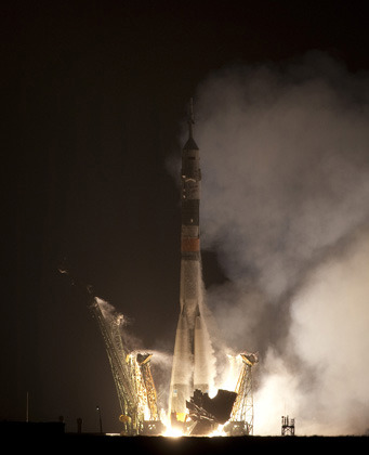 射点で打上げを待つソユーズ宇宙船