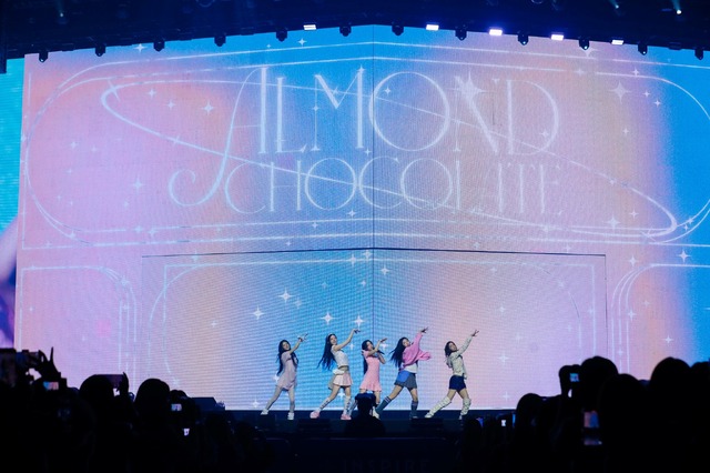 ILLIT 2025 Weverse Con Festival ステージ写真　(P)&(C) BELIFT LAB Inc.