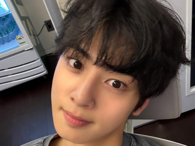 入隊発表のチャウヌ、「ハンサムすぎ」な近況写真を大公開！自然体の魅力が炸裂【PHOTO】