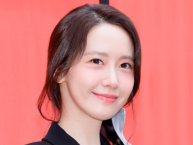 少女時代・ユナ、ヒット映画『EXIT』を熱く語る!ドラマ撮影の日程を調整してまでイベントに参加