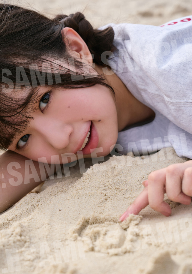 小久保柚乃の2nd写真集『こくぼづかん2』特典生写真画像　撮影：中村和孝　（C）中村和孝／小学館