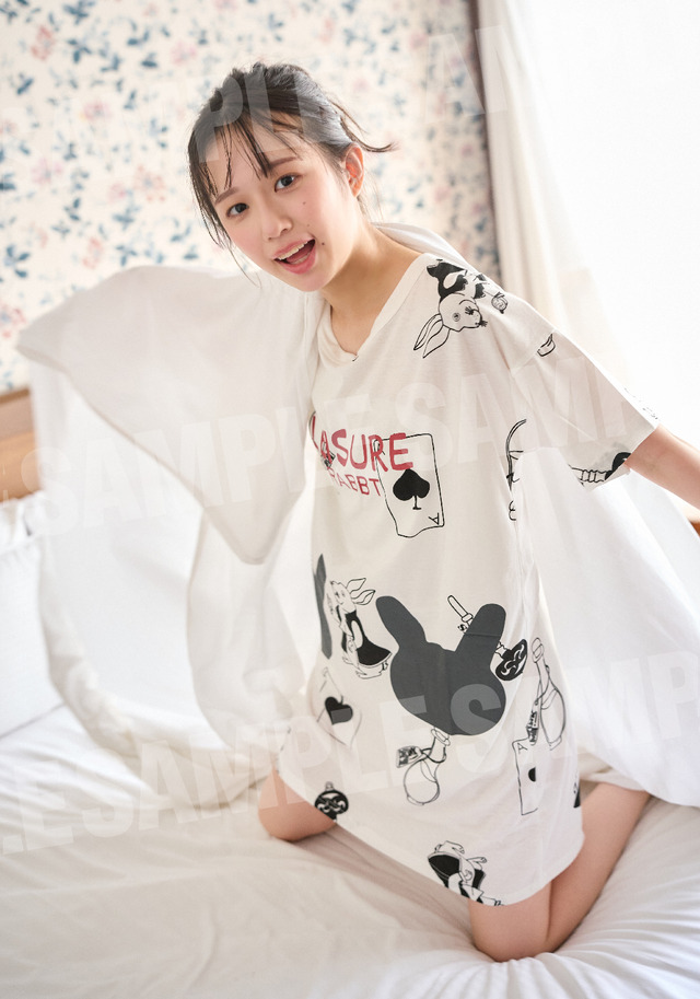 小久保柚乃の2nd写真集『こくぼづかん2』特典生写真画像　撮影：中村和孝　（C）中村和孝／小学館