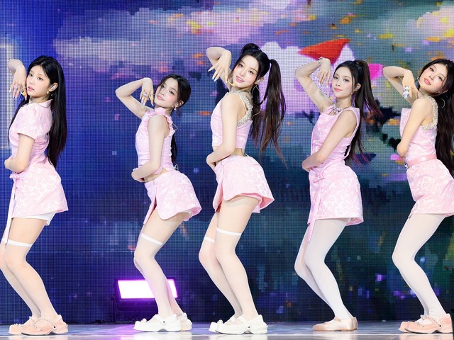 ILLIT、新アルバムが1位発進！日本の音楽サイトでも存在感…振り付け「ニャンニャンダンス」にも注目