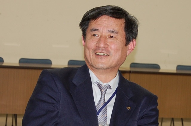 岩瀬昭彦氏