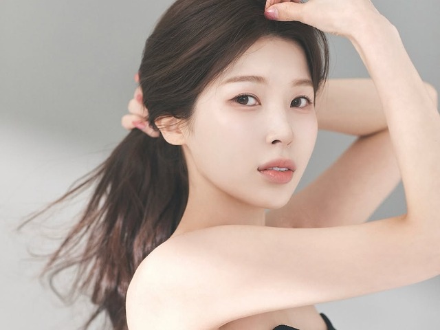 北朝鮮生まれの脱北女優、韓国大統領府で美脚披露！純白ミニ丈ドレスに「プリンセス」と称賛【PHOTO】