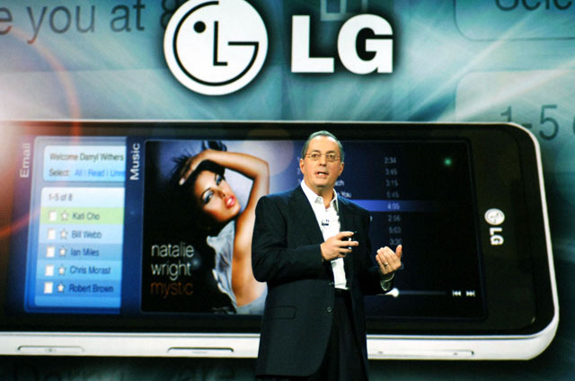 CES 2010でデモされた「LG GW990」