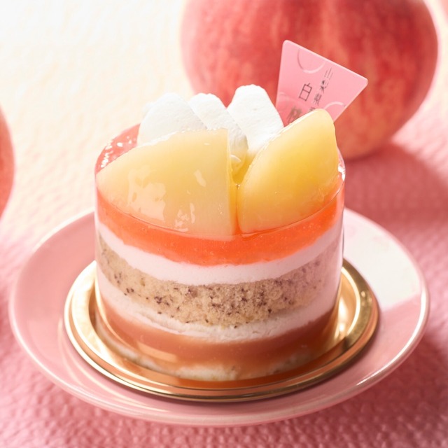 山梨県産白桃と紅茶のプレミアムフレジェ(税込648円)