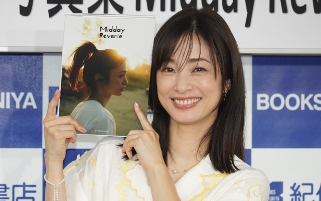 上戸彩【写真：竹内みちまろ】