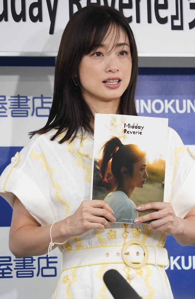 上戸彩【写真：竹内みちまろ】