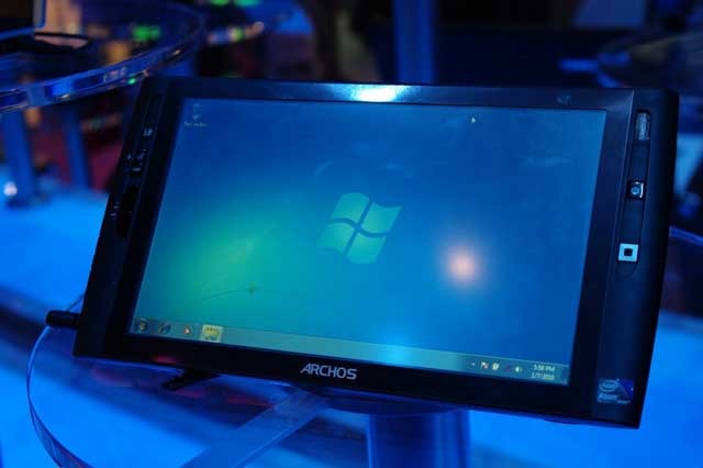 OSにWindows7を採用、Intel Atomプロセッサーを搭載したフランスのARCHOS製タブレットPC