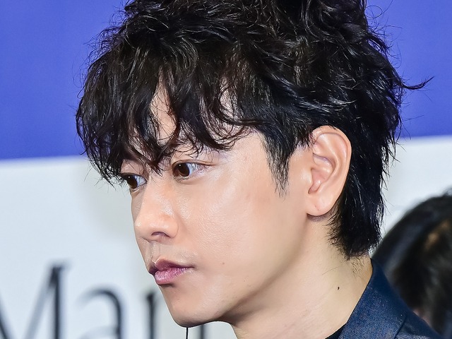 佐藤健、韓国で年上歌手に“失礼”連発？ユーチューブ出演動画の態度が物議「初対面でタメ口は非常識では」