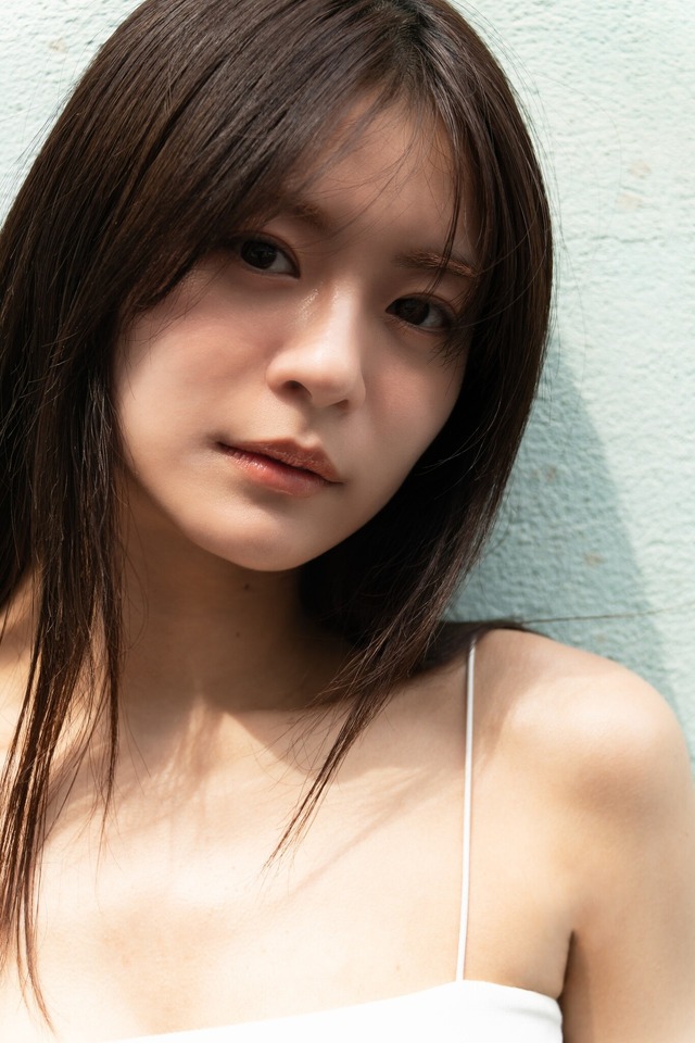 永瀬莉子1st写真集 『glimmers（グリマーズ）』（C）宝島社