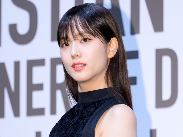 “AIが想像したミューズ”に変身…BLACKPINK・ジス、未来都市を舞台に別次元のオーラを披露