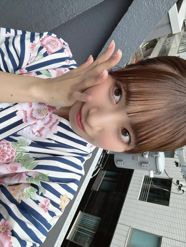 荒井優希（写真は荒井優希の公式インスタグラムから）※所属事務所に掲載許諾をもらっています