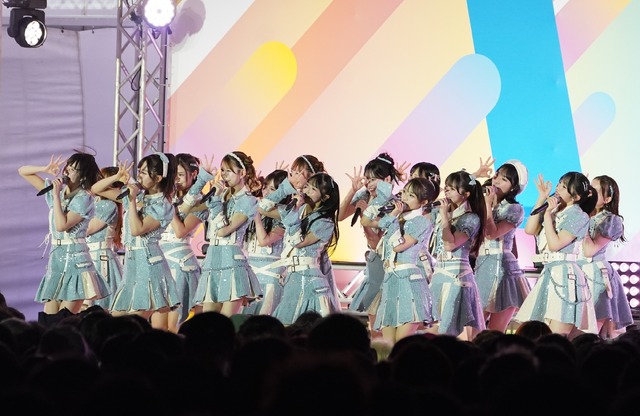 AKB48【写真：竹内みちまろ】