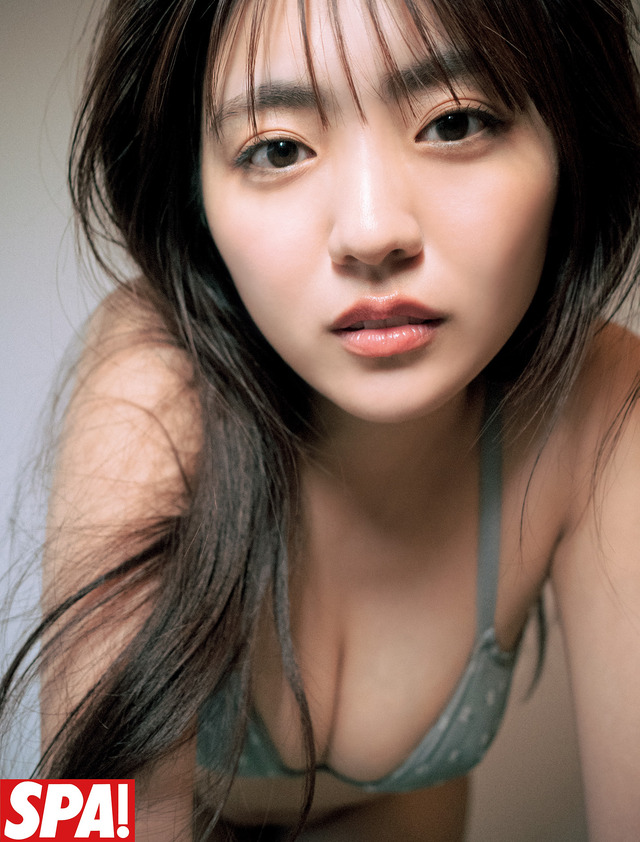 撮影： 唐木貴央 / ヘアメイク：夢月 / スタイリング： 富田育子