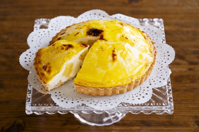 「イリ玉城農園パインの贅沢チーズタルト」3,801円(ホール)
