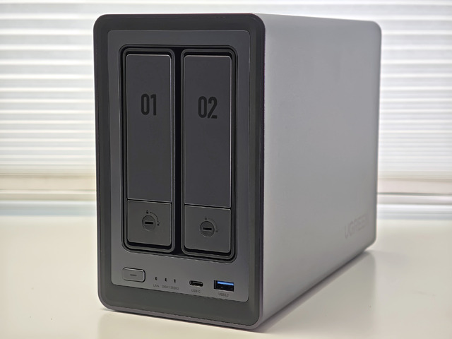 UGREEN DXP2800本体