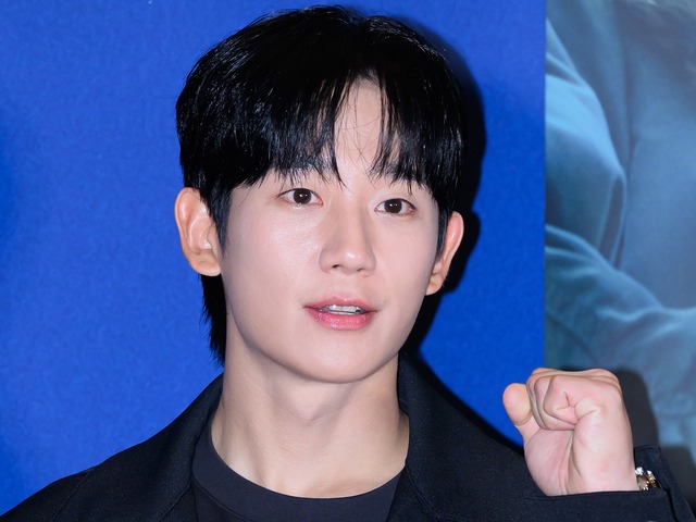 本当にアラフォー？俳優チョン・ヘイン、奇跡の“童顔ビジュアル”に反響！「何歳なの…」【PHOTO】